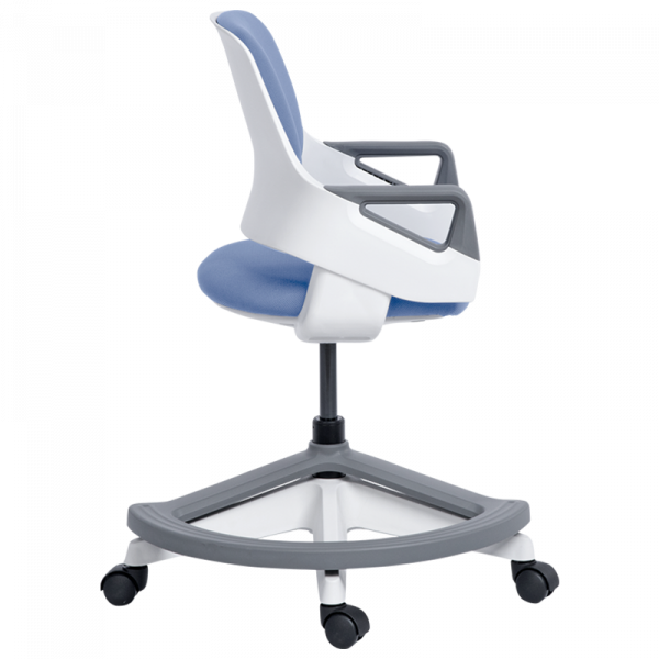 Детски стол в син цвят.