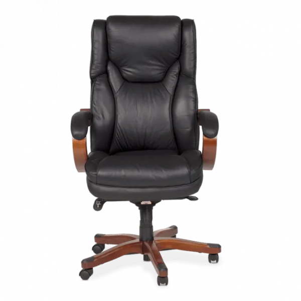 Директорски стол в черен цвят.