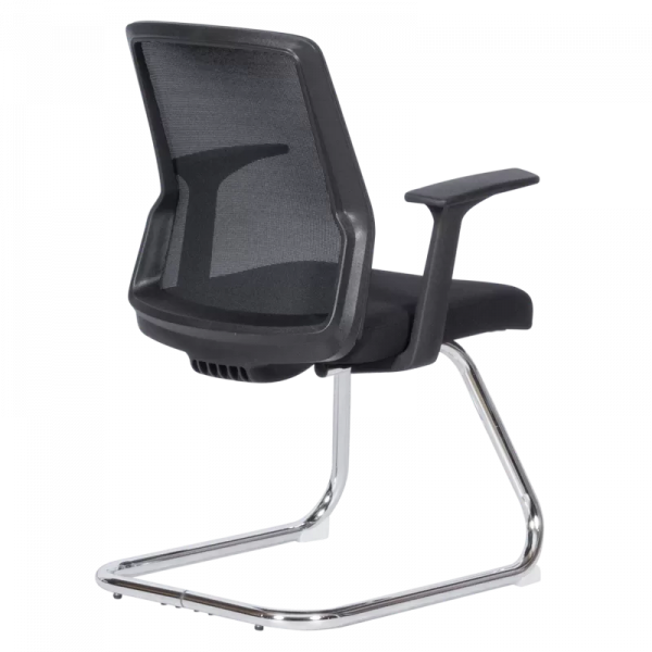 Посетителски стол в черен цвят.