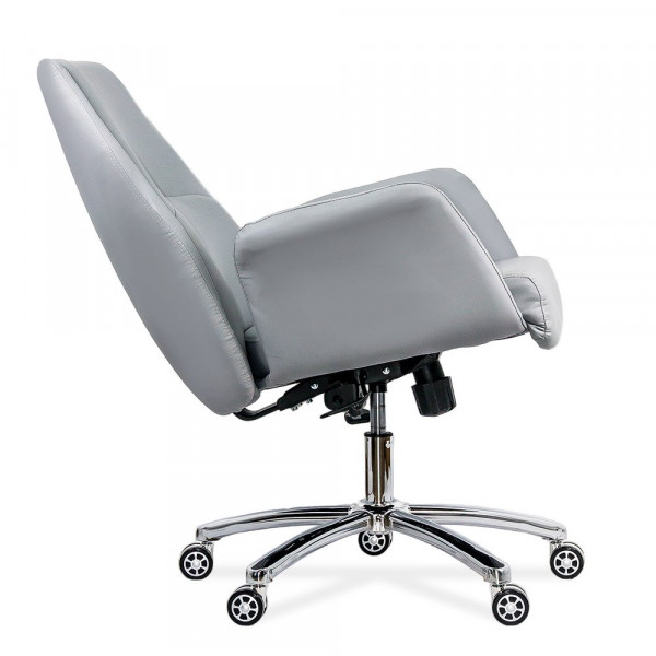 Директорски стол в сив цвят.