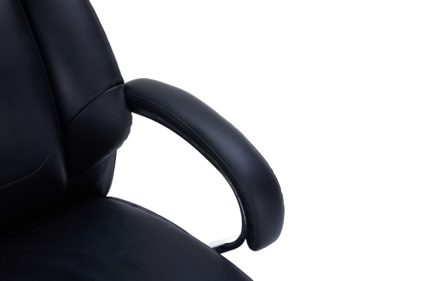 Черен директорски стол в естествена кожа.