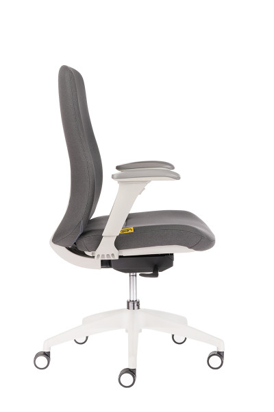 Ергономичен стол в сив цвят.