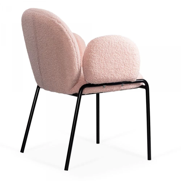 Розов трапезен стол.