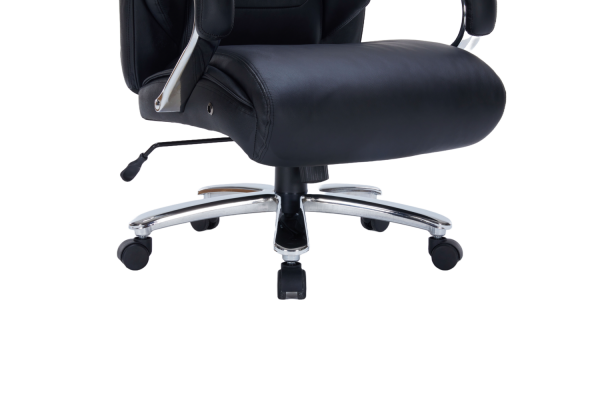 Черен директорски стол в естествена кожа.