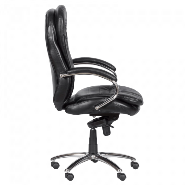 Директорски стол в черен цвят.