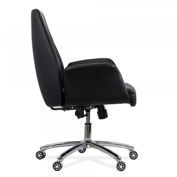 Директорски стол в черен цвят.