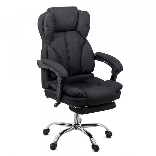 Директорски стол в черен цвят.