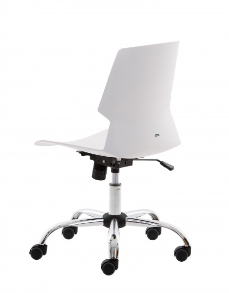 Работен стол в бял цвят.