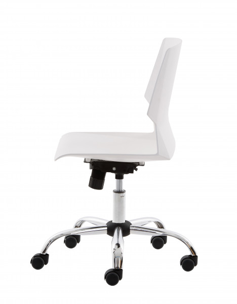 Работен стол в бял цвят.