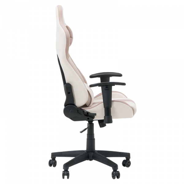 Геймърски стол в цвят крем.