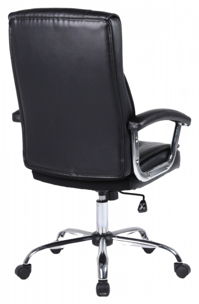 Черен кожен стол.