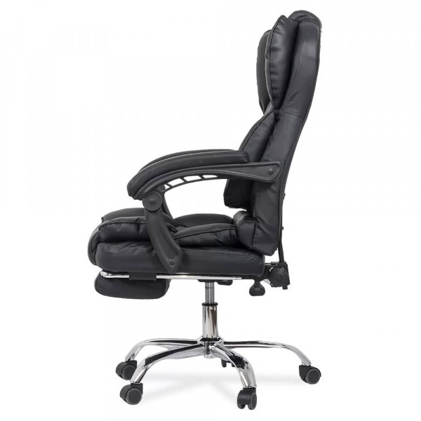 Директорски стол в черен цвят.