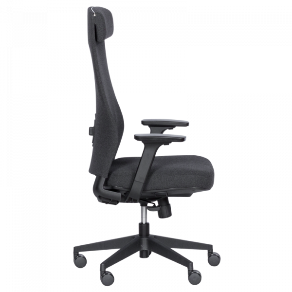 Ергономичен стол в черен цвят.