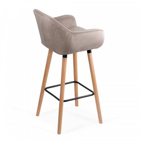 Бар стол в бежов цвят.