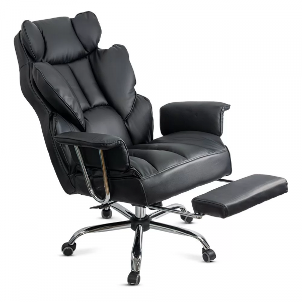 Черен директорски стол с поставка за крака.
