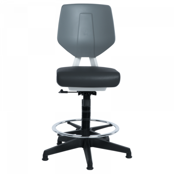 Работен стол в черен цвят.