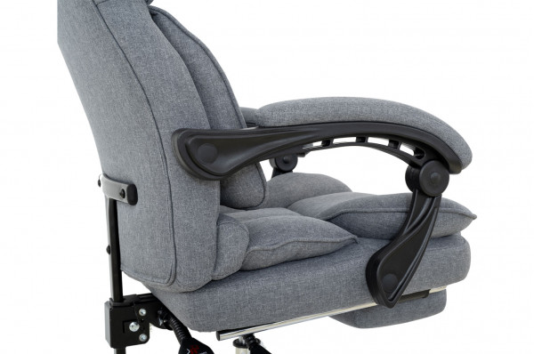 Директорски стол в сив цвят.