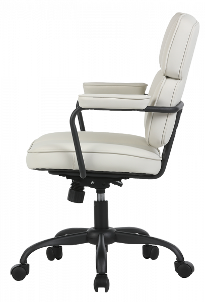 Работен стол в бял цвят.