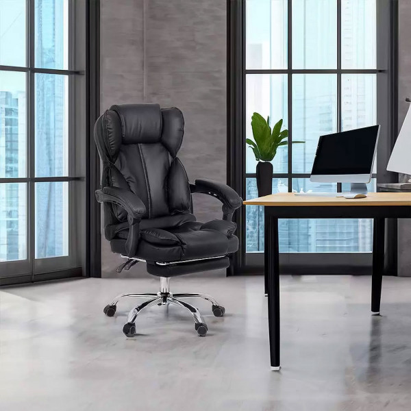 Директорски стол в черен цвят.